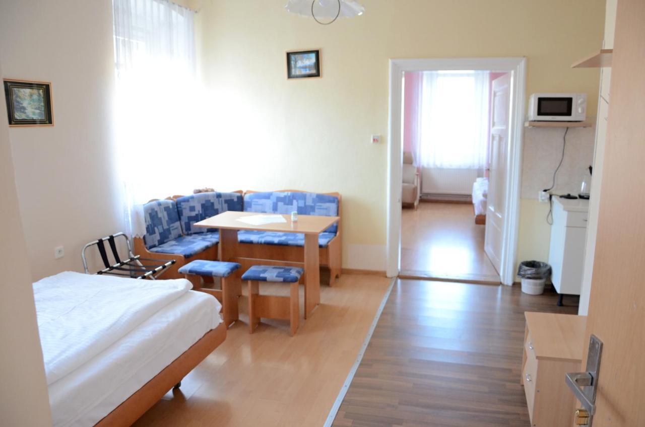 Penzion Mlynicky Dvur Červená Voda Exteriör bild